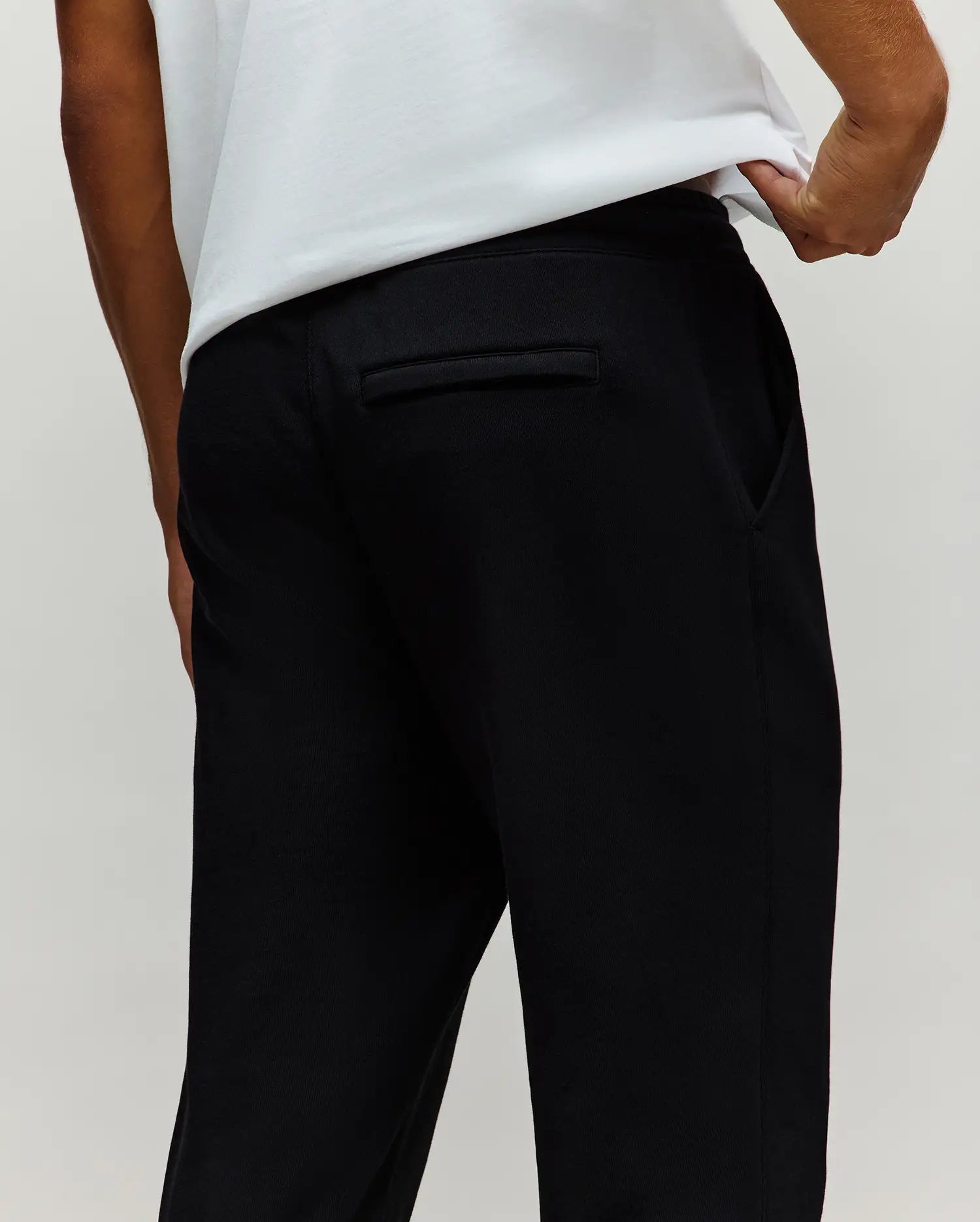 MB0800035-BLK_3.jpg