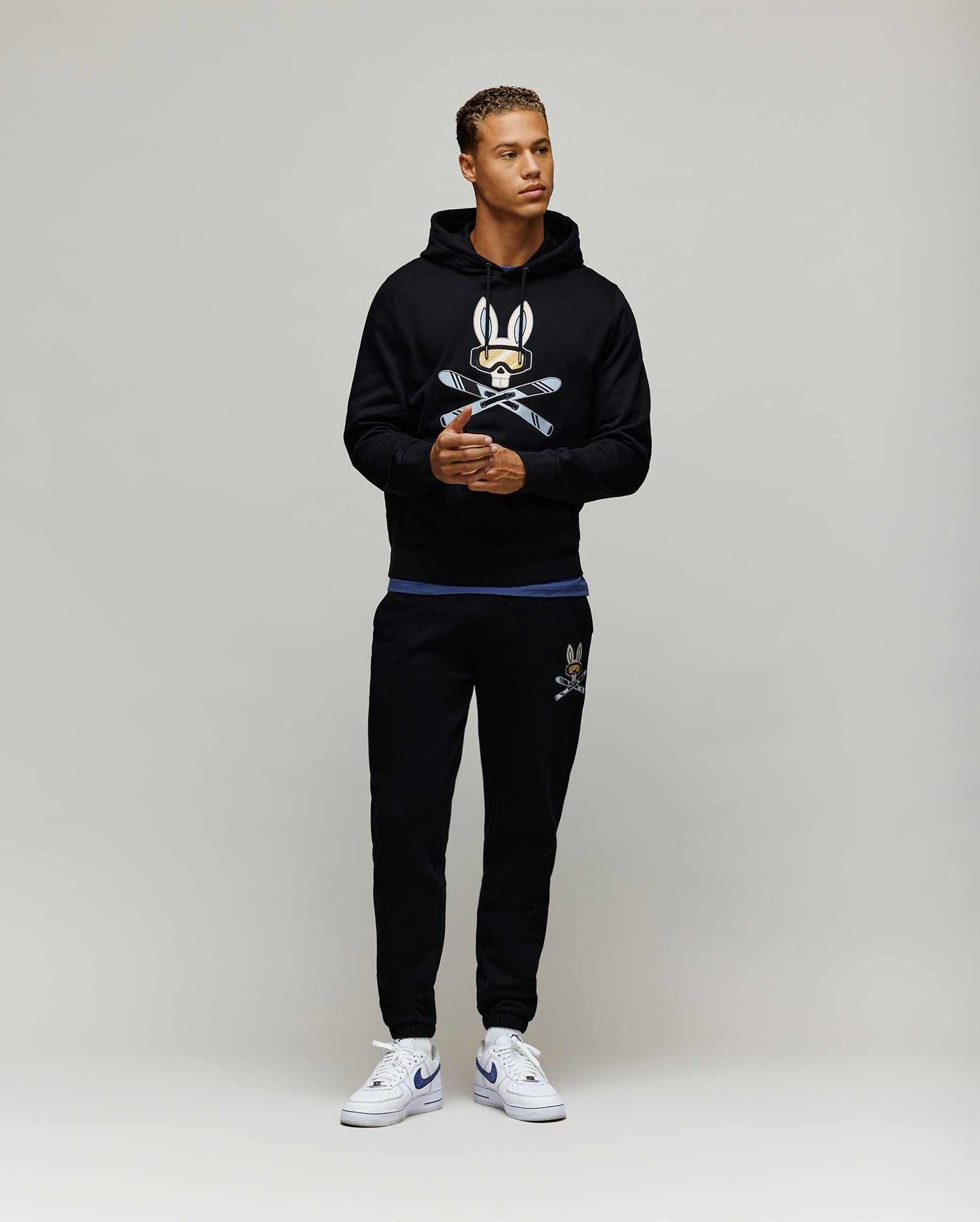 MB0800038-BLK_4.jpg