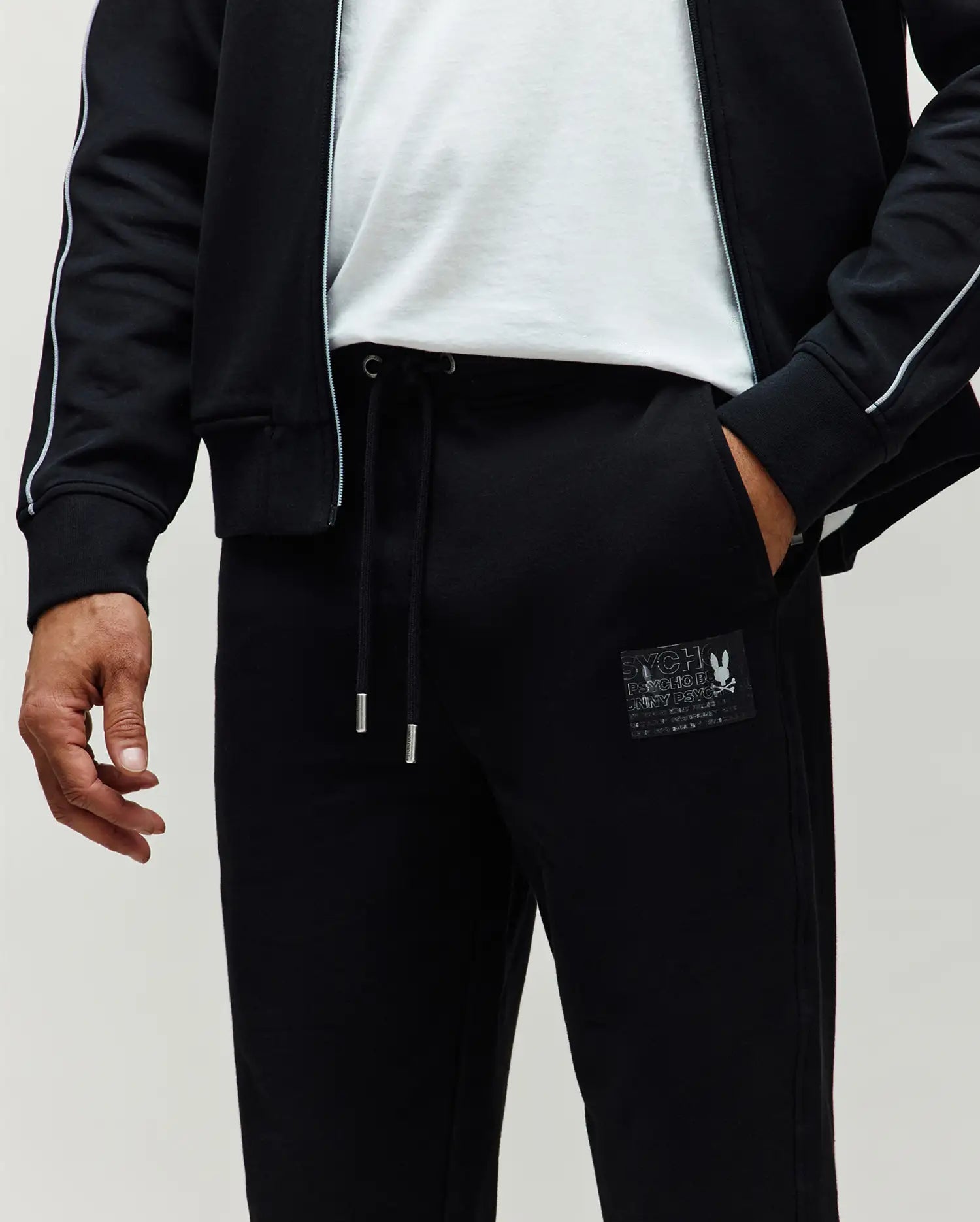 MB0800045-BLK_2.jpg