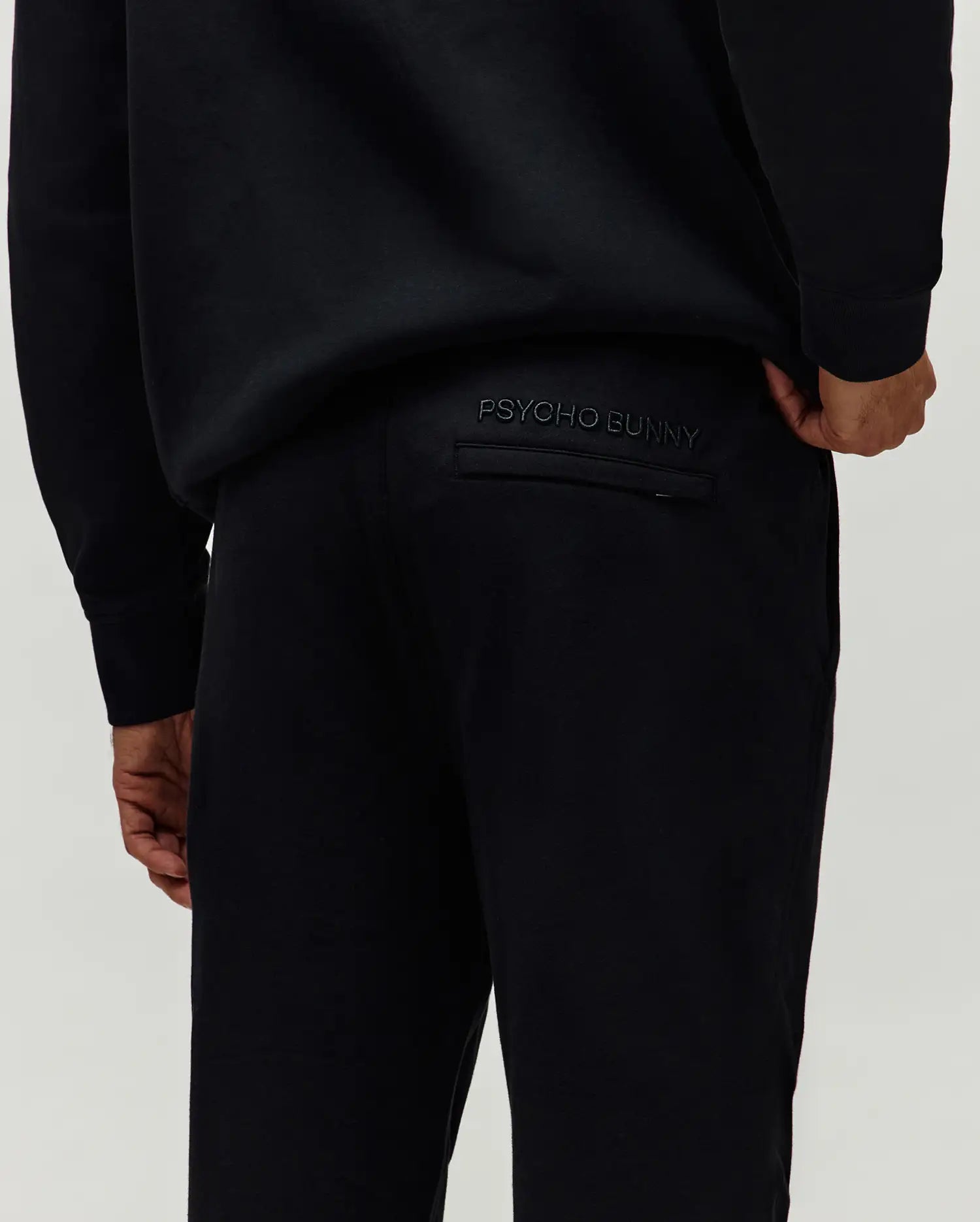 MB0800045-BLK_3.jpg