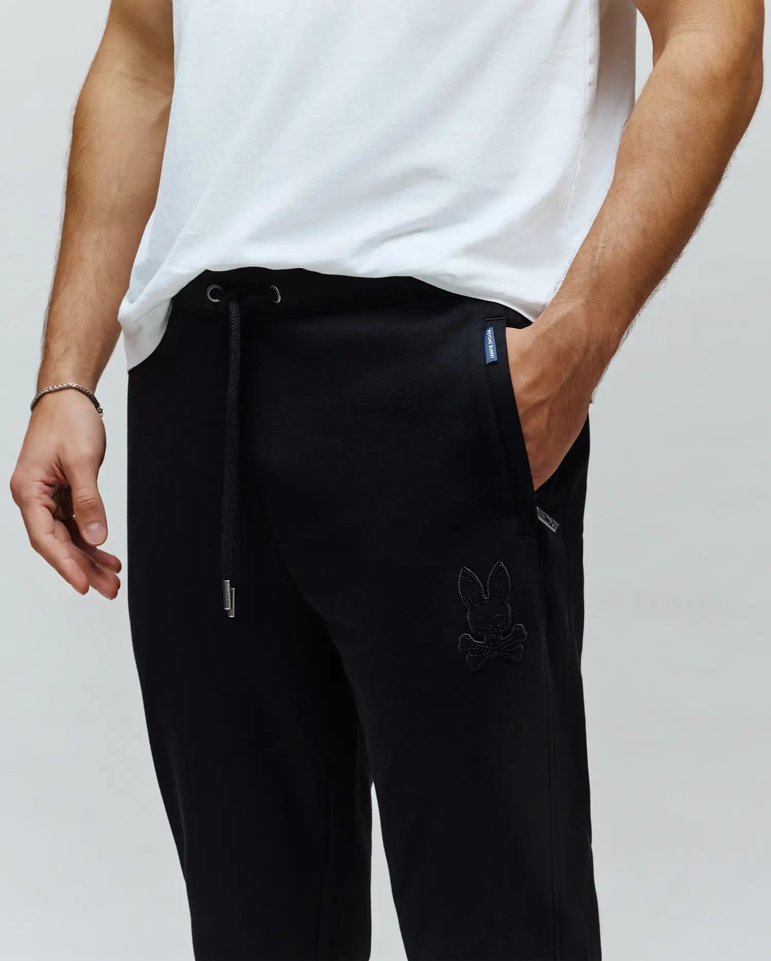 MB0800050-BLK_2.jpg