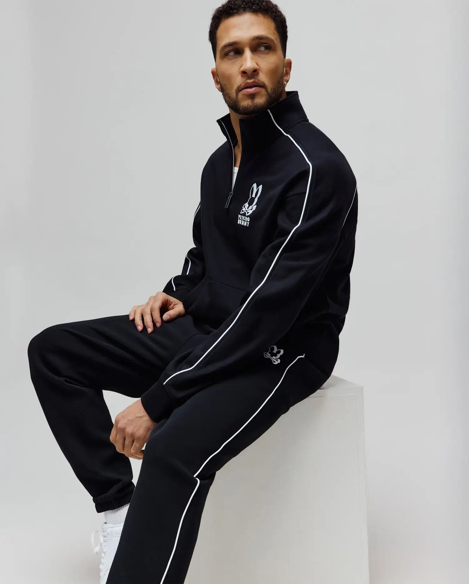 MB0800058-BLK_4.jpg