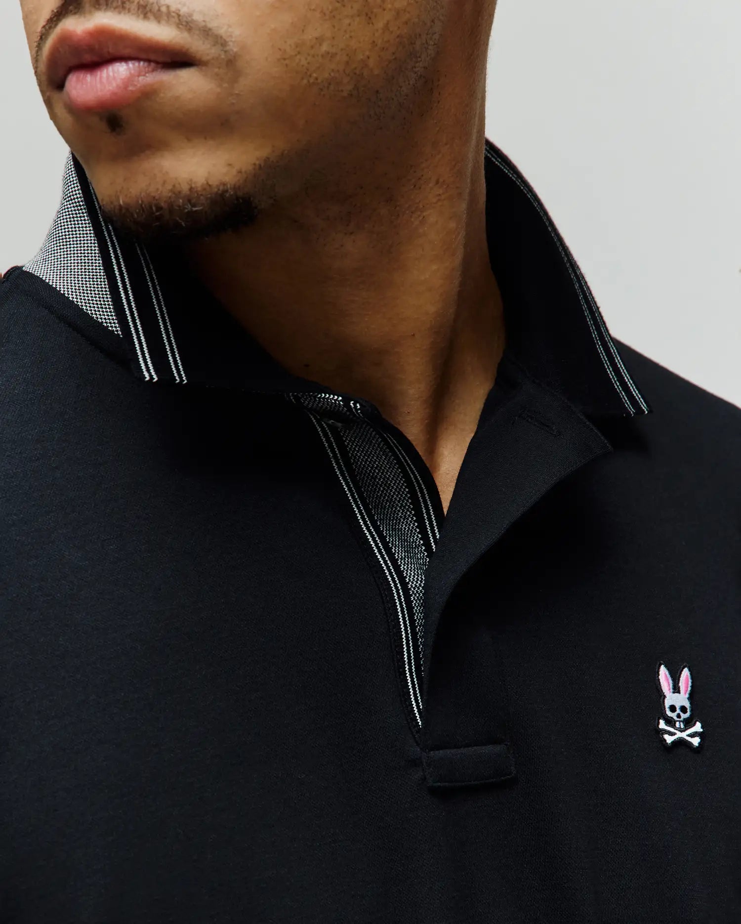 MT0100214-BLK_2.jpg