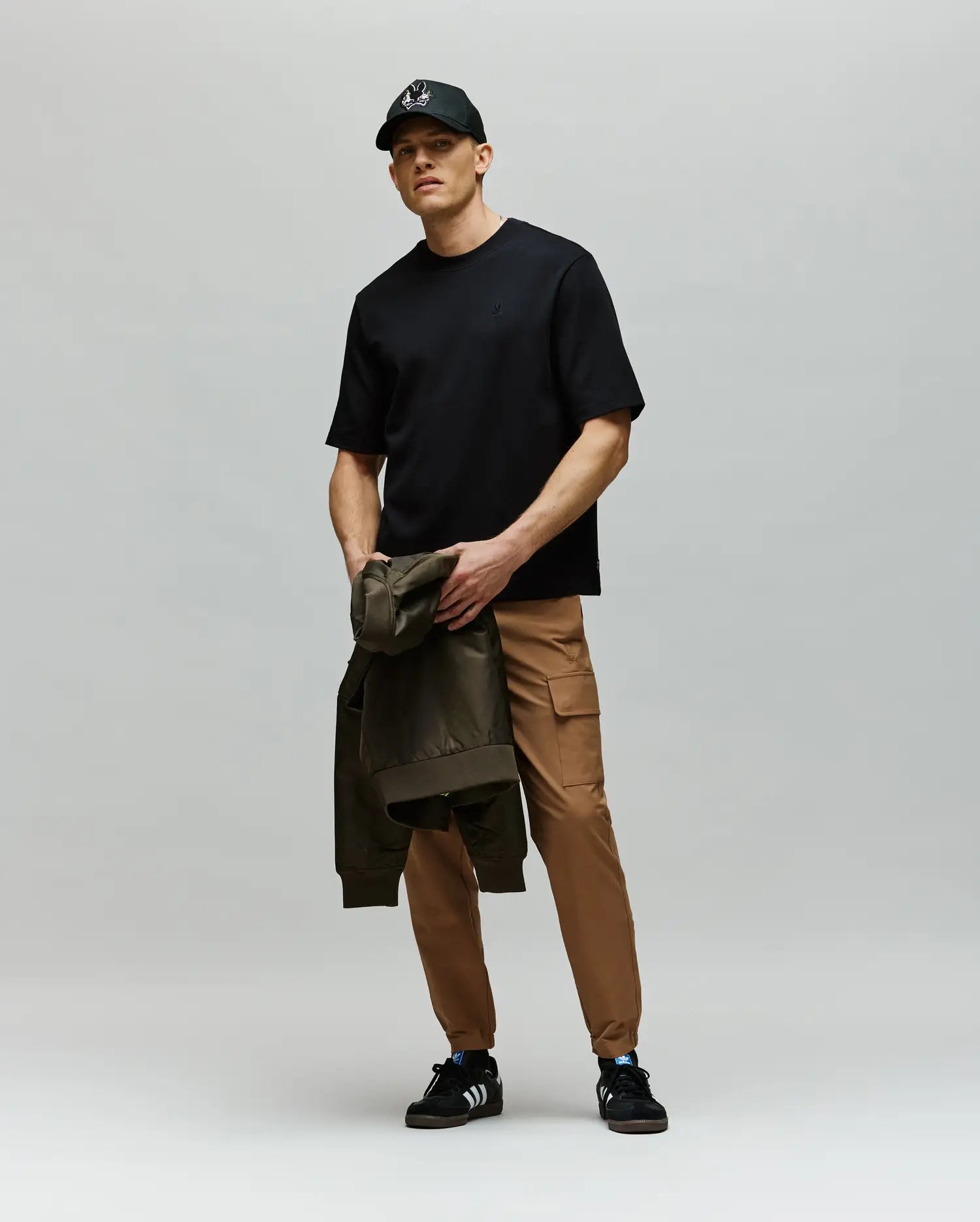 MT0200093-BLK_4.jpg