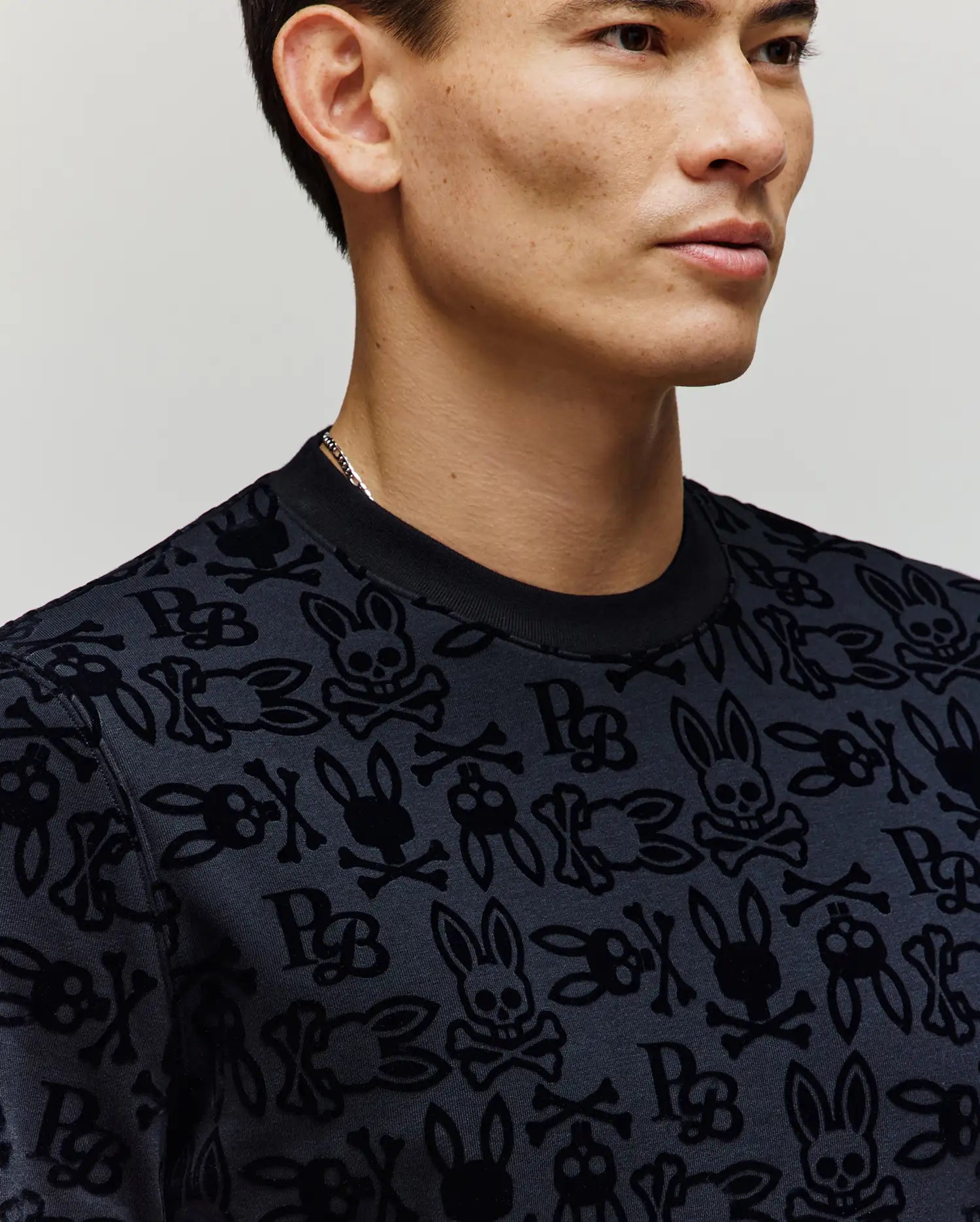 MT0500041-BLK_3.jpg