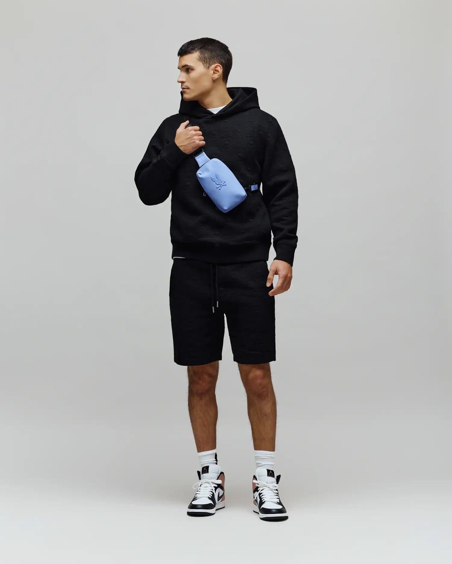 MT0500143-BLK_4.jpg